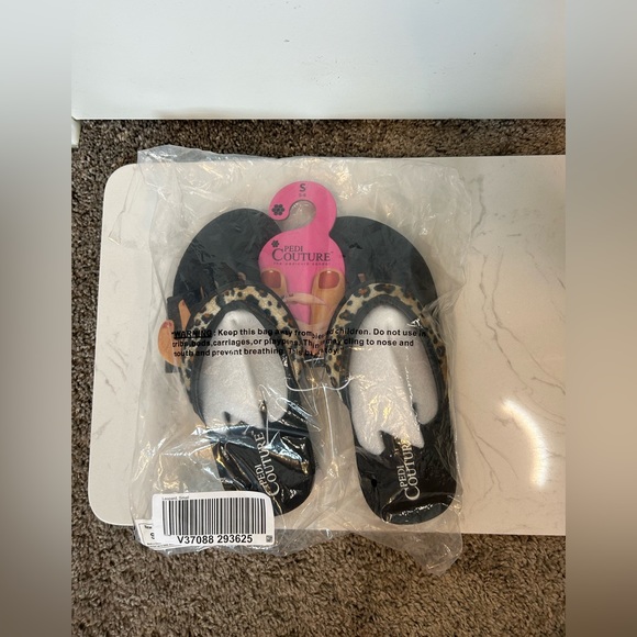 Pedi Couture Pedicure Sandals for Women - Toe Separator Slippers - Picture 10 of 10